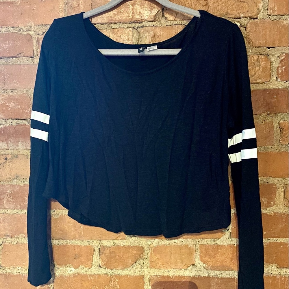 Long sleeve cropped tee